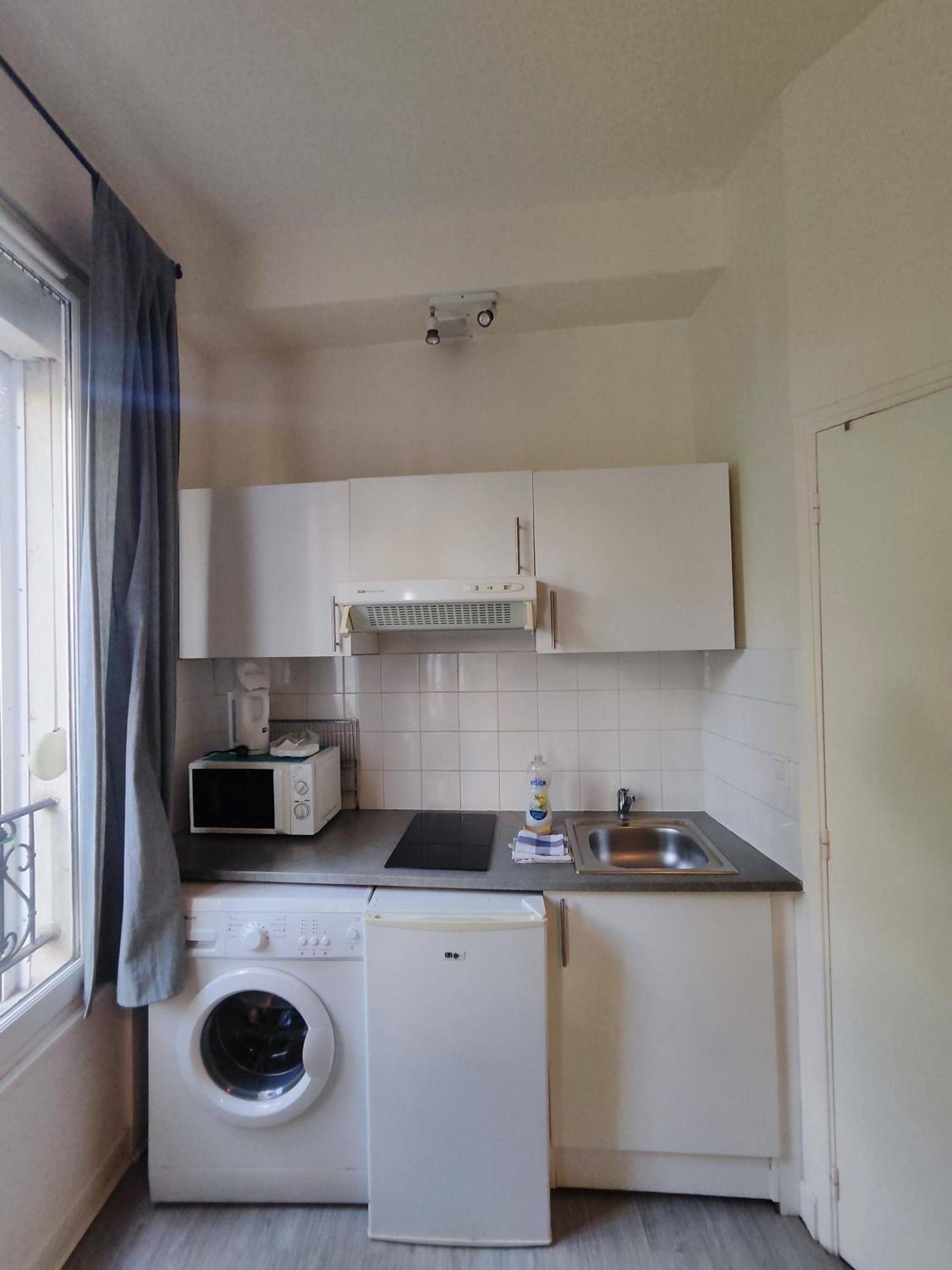 Charming Parisian Studio! 塞纳河畔伊夫里 客房 照片