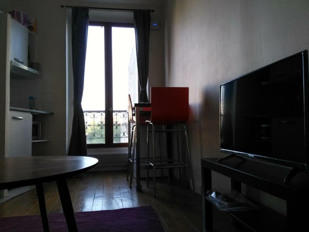 Charming Parisian Studio! 塞纳河畔伊夫里 外观 照片